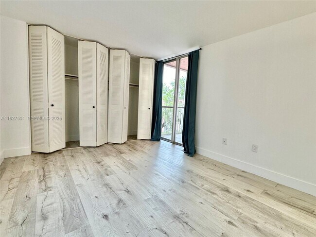 Building Photo - 19751 SW 114th Ave