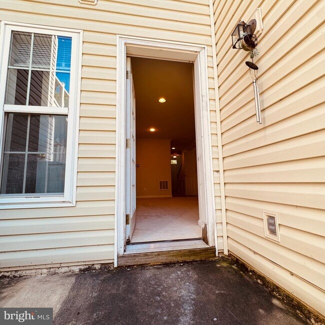 Building Photo - 8936 Singleleaf Cir