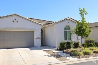 Building Photo - Spacious 4-Bedroom Home in Desirable Clovi...