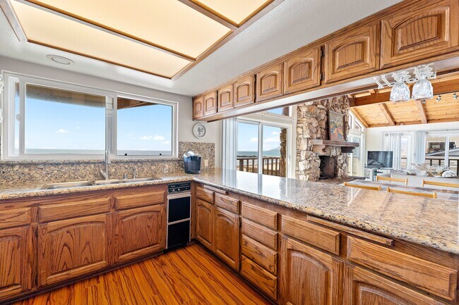 Building Photo - 1364 Weymouth Ln