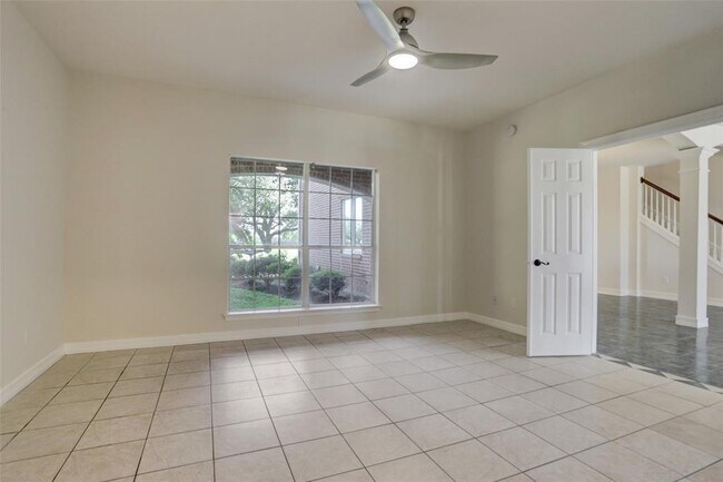 Building Photo - 5519 Bridlewood Dr