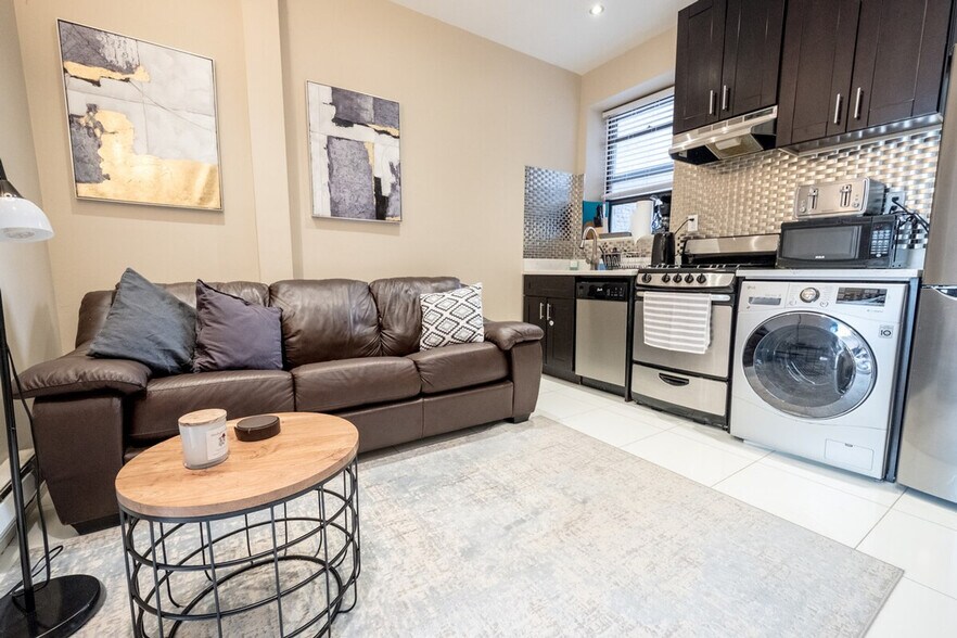 Primary Photo - 5 W 101st St