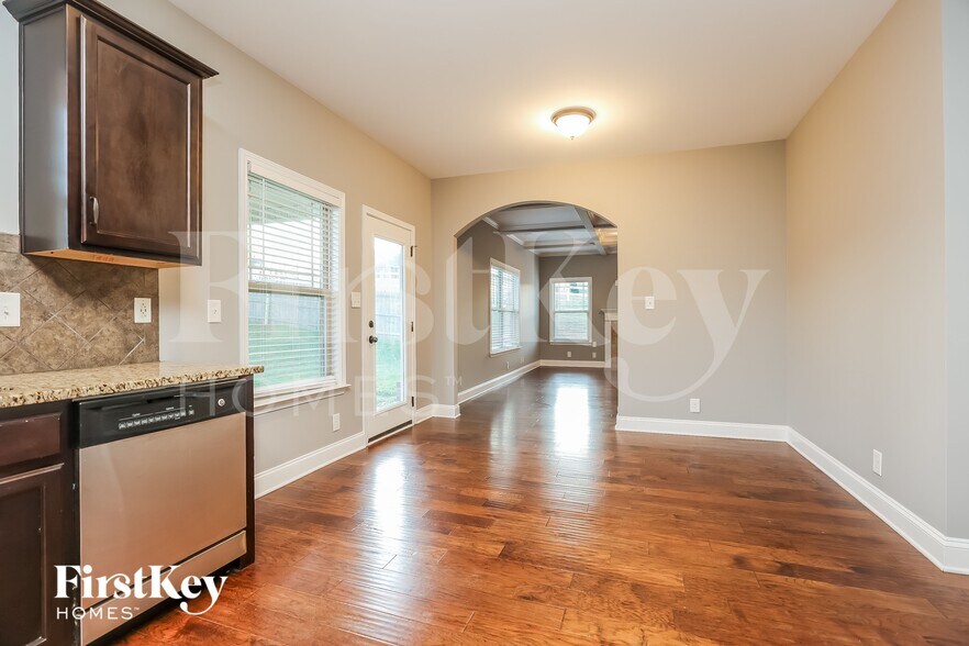 Building Photo - 1499 Amberly Dr