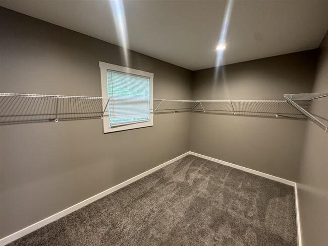 Building Photo - 820 Smith Way