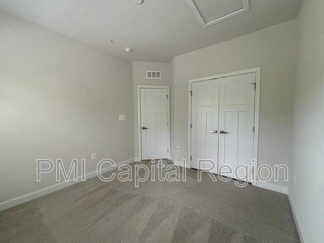 Building Photo - 1738 Whitehall Dr