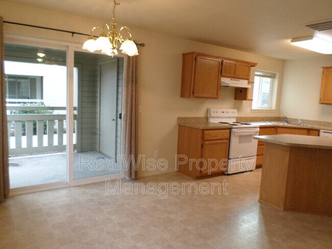 Building Photo - 1984 Sky Park Dr