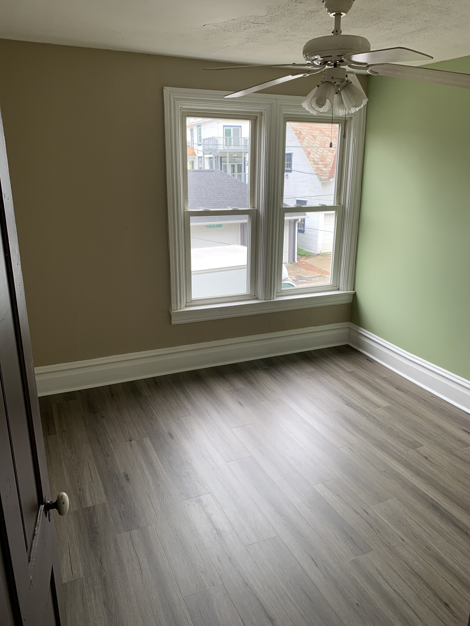 Bedroom 2 - 221 Howard St