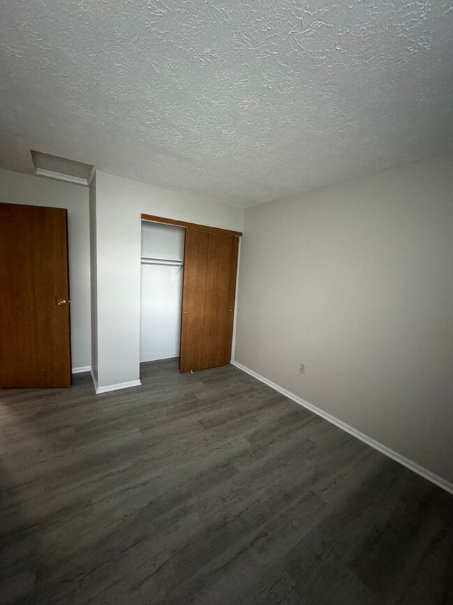 Building Photo - 6748 Fairway Ave