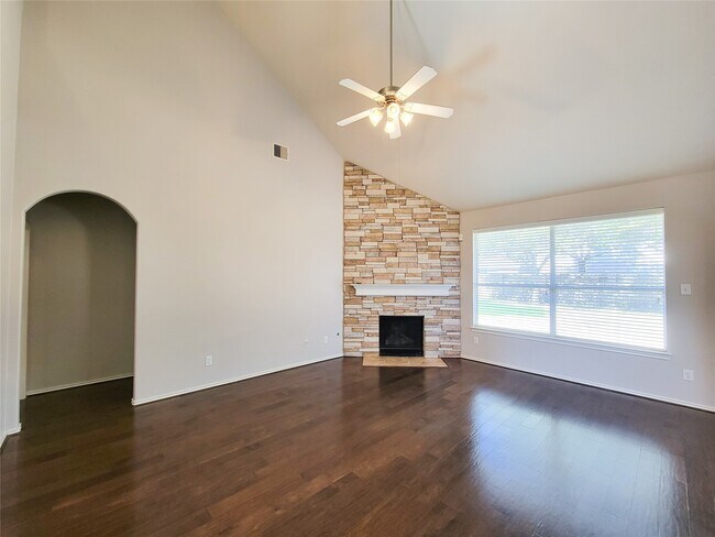 Building Photo - 24502 Evangeline Springs Ln