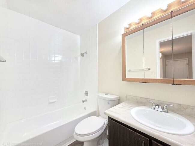Building Photo - Updated Ground-Floor Two-bedroom One-bathr...