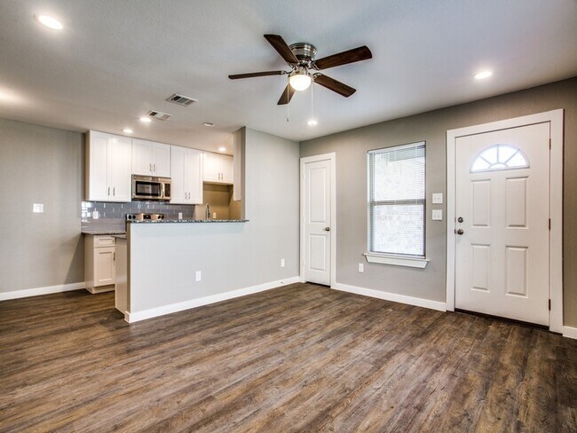 Building Photo - 8106 Tanner Ave
