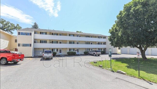 Building Photo - 222 N Hutchinson Rd