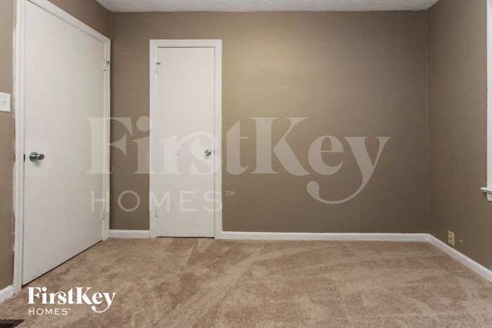 Building Photo - 6630 W 10th St