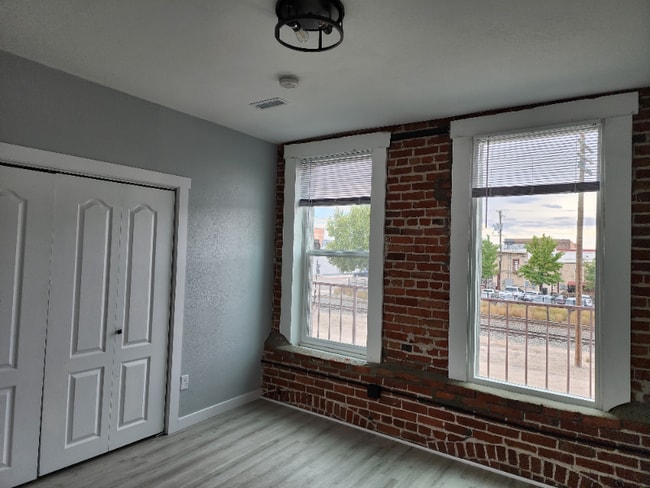 Building Photo - 109 N Kimball Ave