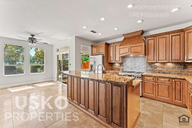 Building Photo - "Spacious 4-Bedroom Retreat with 2.5 Baths...