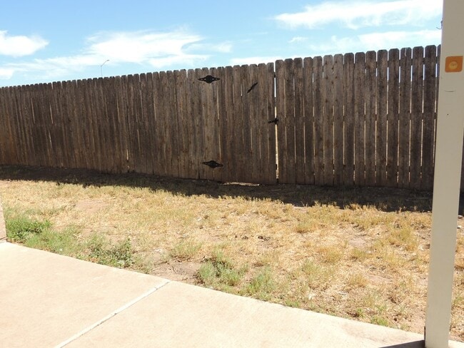 Building Photo - 9912 Agave Ave