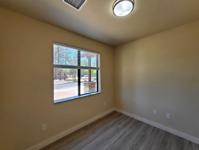 Building Photo - Bison Cove Unit A6