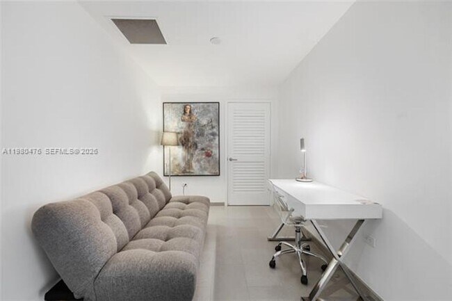 Building Photo - 88 SW 7th St