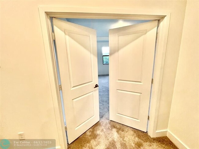 Building Photo - 17558 SW 46th St