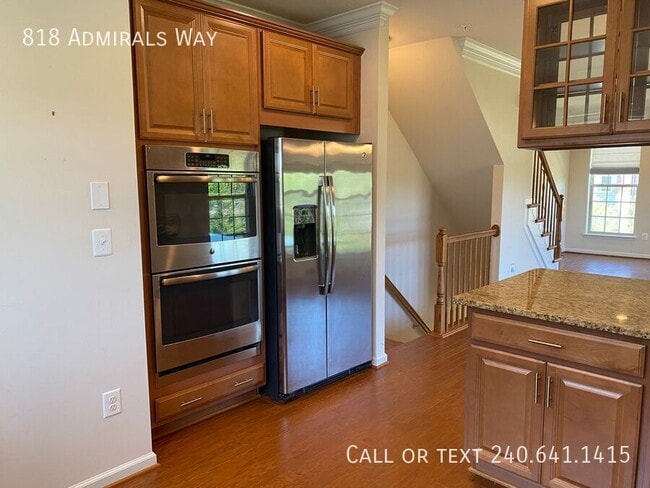 Building Photo - 818 Admirals Way