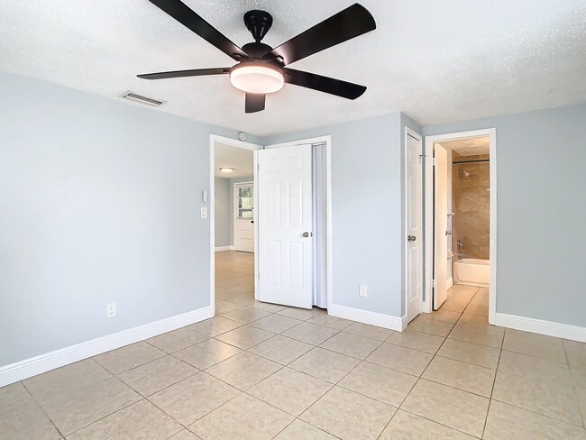 Building Photo - 1525 Swordbill Dr