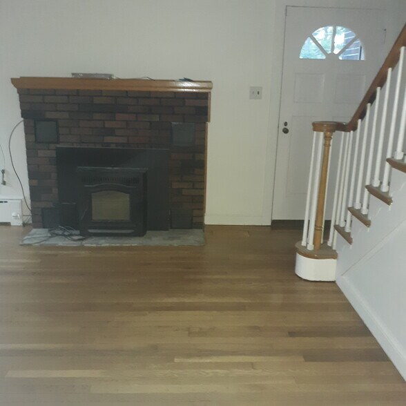 Building Photo - 2250 Siegfried Ave