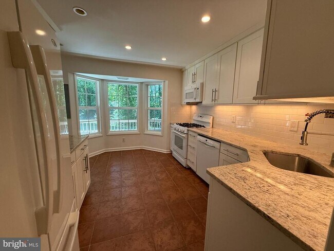 Building Photo - 110 Biscayne Ct