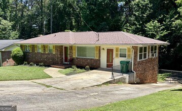 Building Photo - 2712 Sherlock Dr