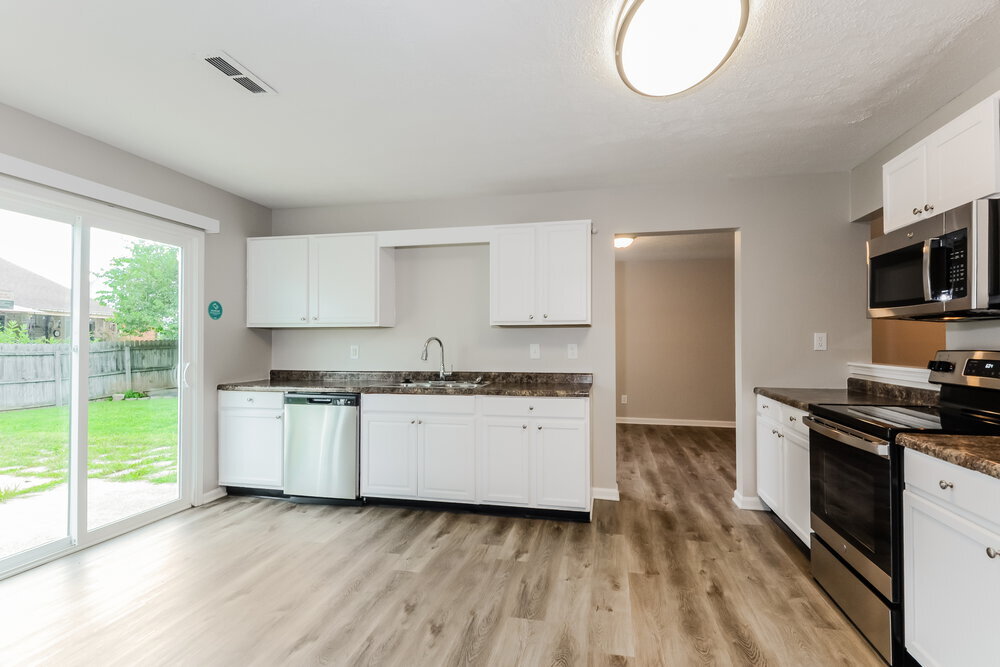 Building Photo - 56 Knoll Ln