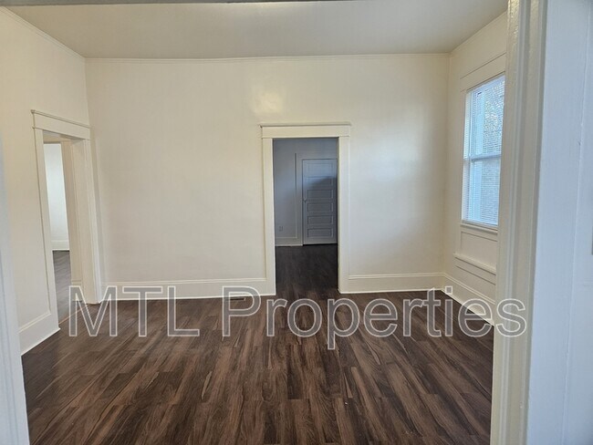 Building Photo - 238 E Moore St