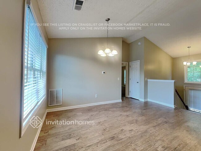 Building Photo - 5622 Elwood Cir