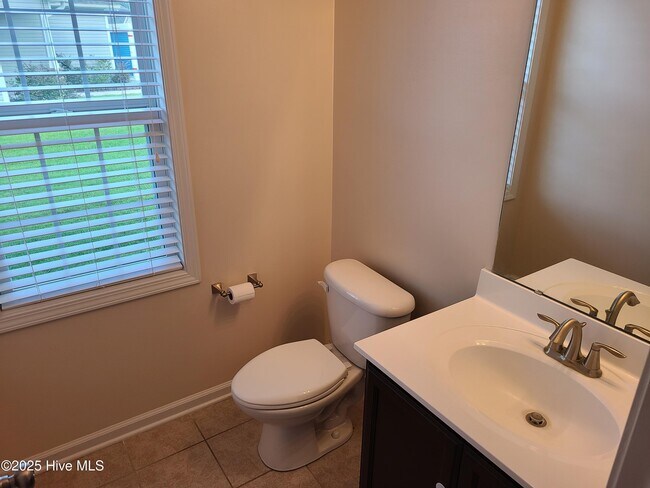 Building Photo - 110 Regatta Way