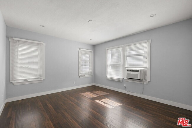 Building Photo - 1754 N La Brea Ave