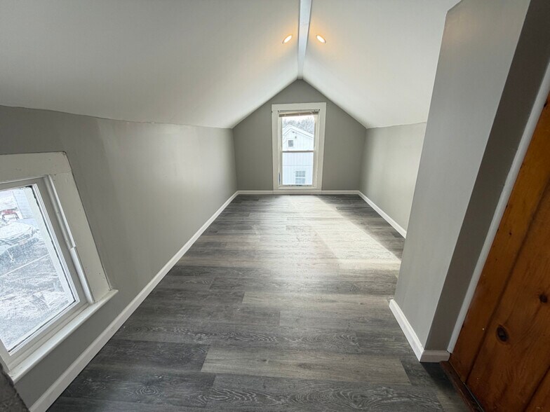 Building Photo - 18 Bona Ventura Ave