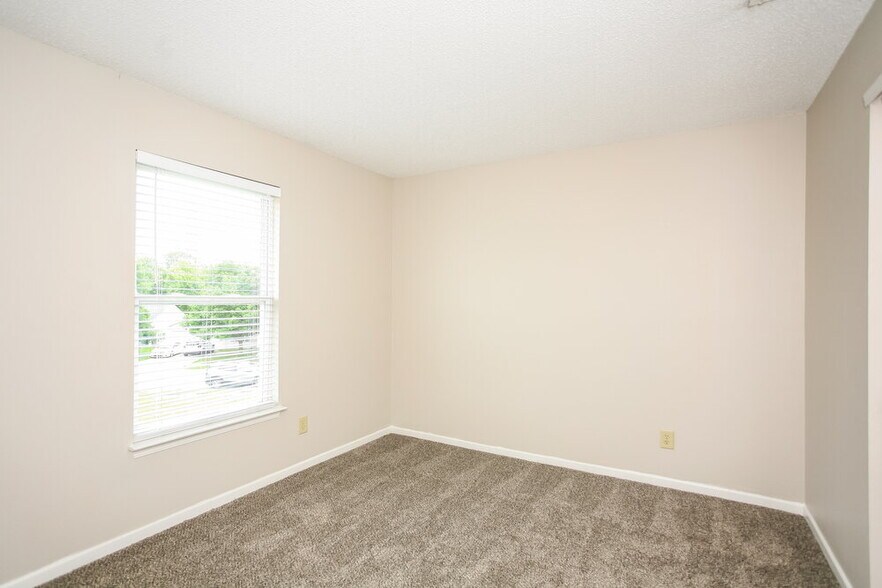 Building Photo - 2023 Orchid Bloom Dr