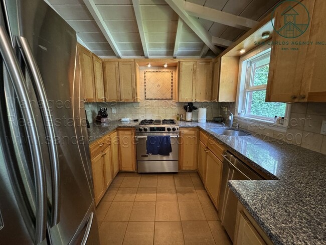 Building Photo - Nicely Appointed Two Bedroom Carmel Woods ...