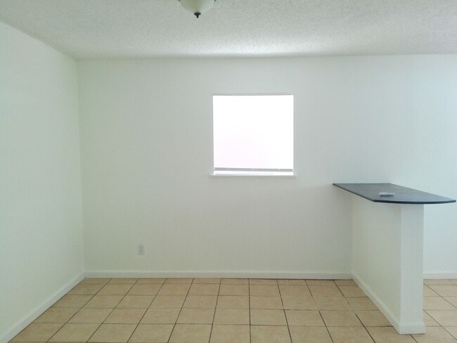 Building Photo - 2701 Nemec Unit 3 - 2/Bed 1/Bath - $1050/month