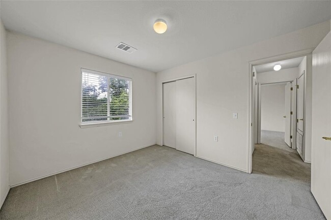Building Photo - 5509 Bentsen Ln
