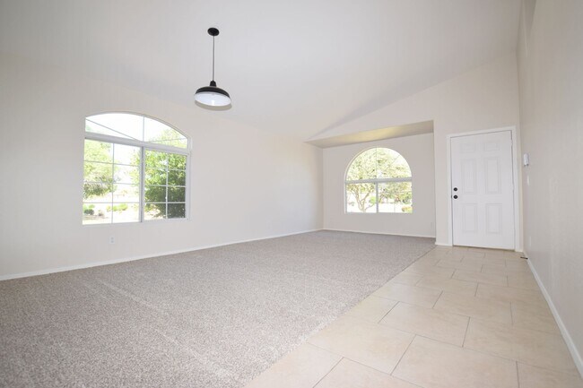 Building Photo - 4307 E Meadow W Ln