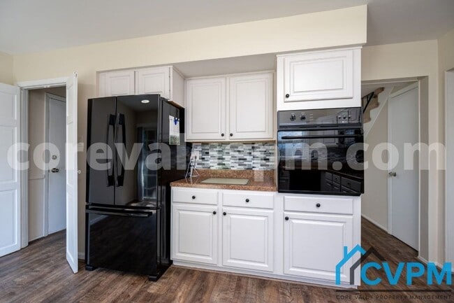 Building Photo - 1715 Tarleton Way