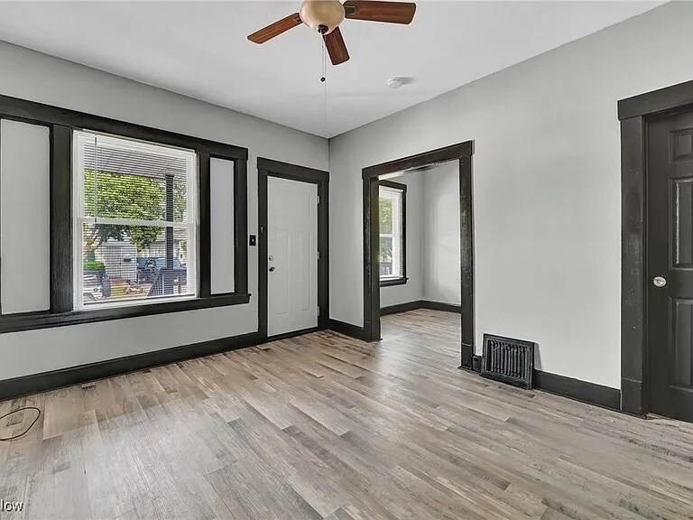 Building Photo - 3620 E 63rd St