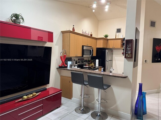 Building Photo - 9446 SW 140th Ct