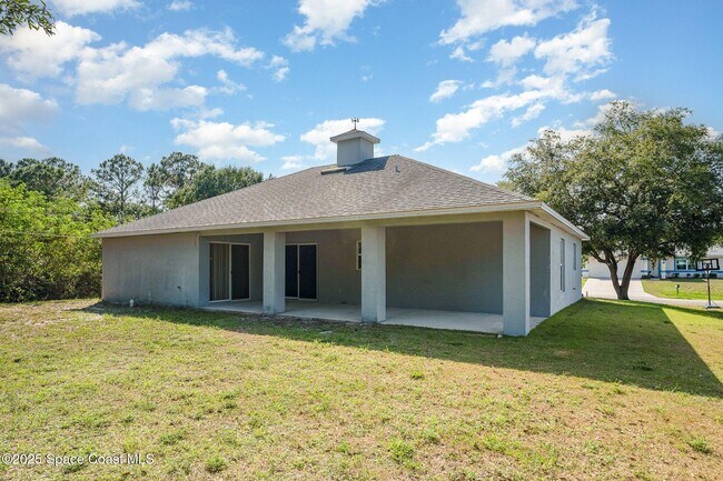 Building Photo - 1066 Quesada St SE