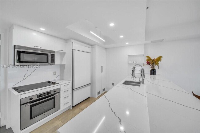 Building Photo - 50 Biscayne Blvd