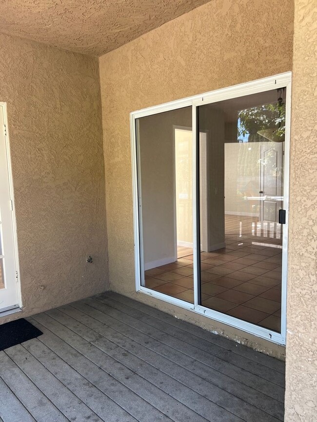 Building Photo - Spacious La Costa 3BR/3BA Townhome; gated complex w/pool, spa and tennis