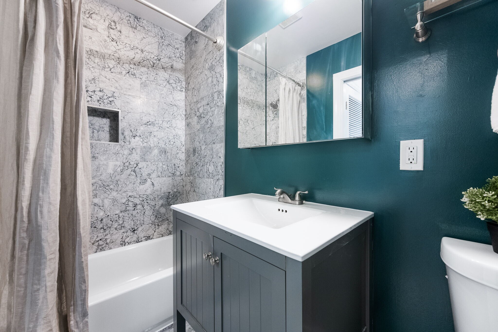 Bathroom 1 - 1920 3rd St NE