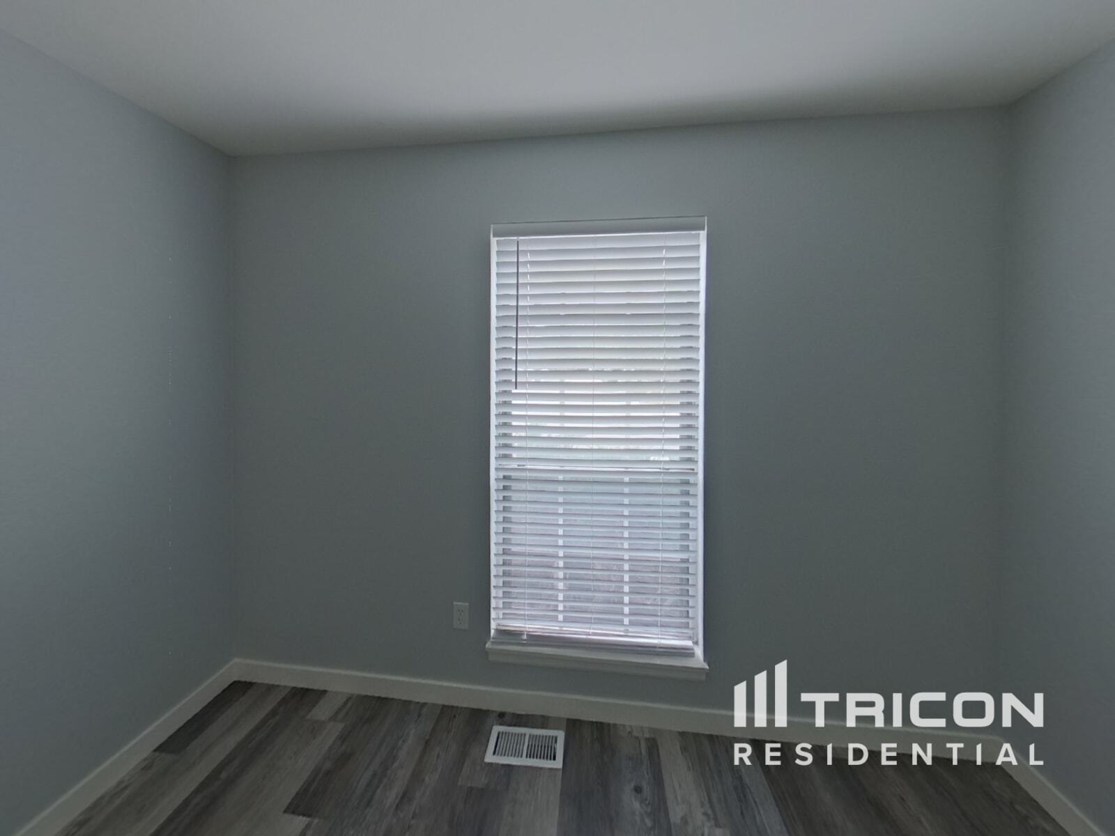 Building Photo - 2200 S Mobile Way