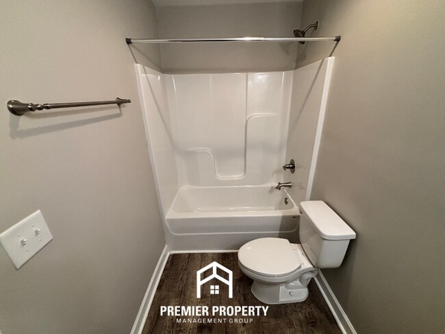 Building Photo - Charming 3BR Home with Vaulted Ceilings, Stainless Steel Kitchen & Fenced Yard in Odenville