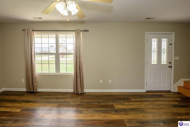 Building Photo - 122 W Donna Reed Blvd