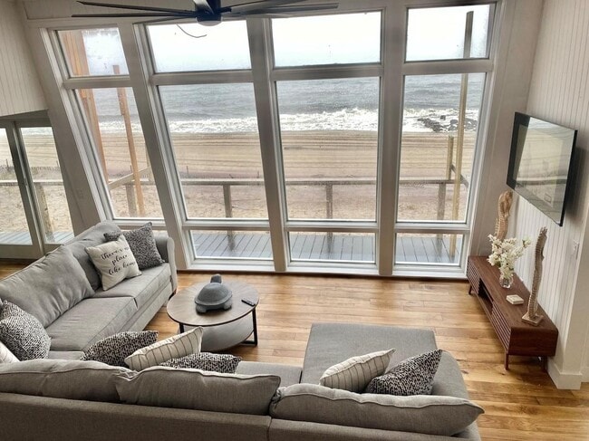 Building Photo - 240 Wilmot Rd